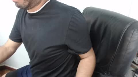 Snapshot of derrik_ chatting on 09/14/25, 05:06 online show from 09/14/25, 05:06