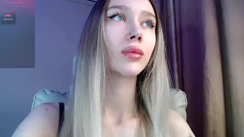 Snapshot of des_ch chatting on 05/17/26, 05:09 Ari online show from 05/17/26, 05:09
