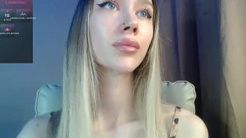 Snapshot of des_ch chatting on 05/31/26, 04:47 Ari online show from 05/31/26, 04:47