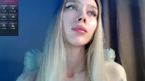Snapshot of des_ch chatting on 06/25/26, 03:27 Ari online show from 06/25/26, 03:27
