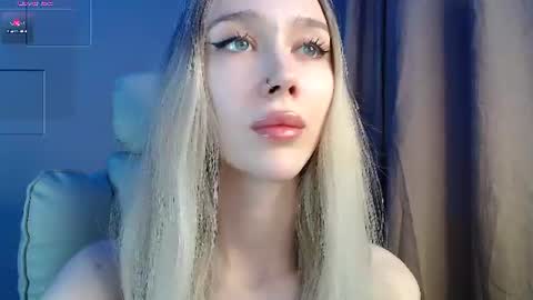 Snapshot of des_ch chatting on 06/27/26, 03:17 Ari online show from 06/27/26, 03:17