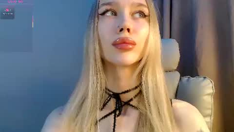Snapshot of des_ch chatting on 07/15/26, 03:39 Ari online show from 07/15/26, 03:39