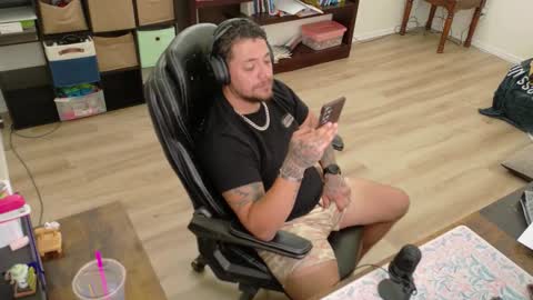 Snapshot of desertadventurer25 chatting on 02/12/26, 08:37 desertadventurer25 online show from 02/12/26, 08:37