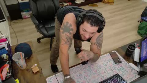 Snapshot of desertadventurer25 chatting on 03/04/26, 09:21 desertadventurer25 online show from 03/04/26, 09:21