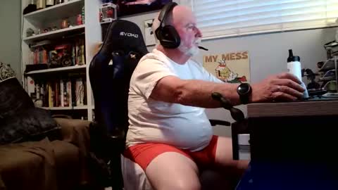 Snapshot of desertknight56 chatting on 06/11/26, 01:16 D K online show from 06/11/26, 01:16