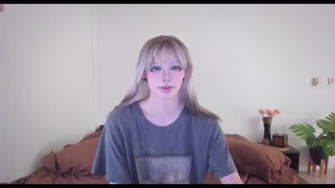 Snapshot of deserve_dessert chatting on 06/14/26, 01:02 Domi online show from 06/14/26, 01:02