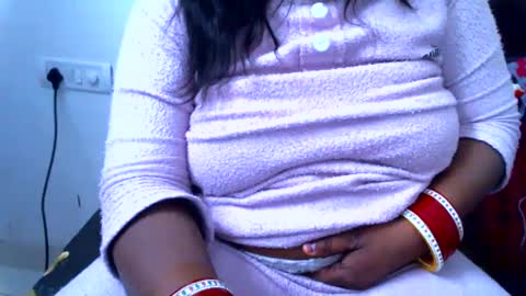 Snapshot of desi_punjabn chatting on 12/19/24, 06:45 simran online show from 12/19/24, 06:45
