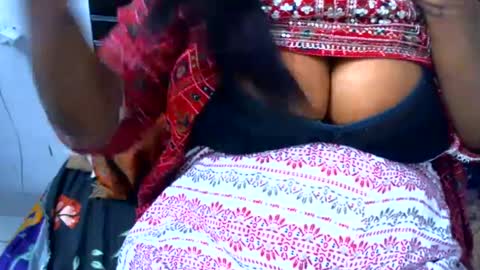Snapshot of desi_punjabn chatting on 02/27/25, 03:25 simran online show from 02/27/25, 03:25