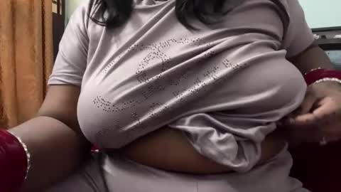 Snapshot of desi_punjabn chatting on 10/11/25, 03:17 simran online show from 10/11/25, 03:17