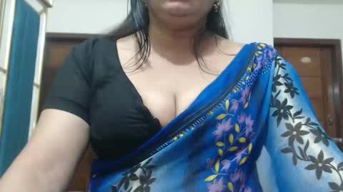 Snapshot of desimaisa130 chatting on 05/12/26, 04:04 Maisa online show from 05/12/26, 04:04