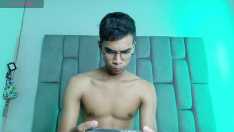 desire4duo online show from 04/22/26, 06:09