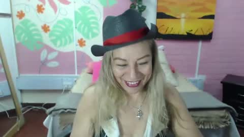 VALERIA online show from 01/22/25, 04:23