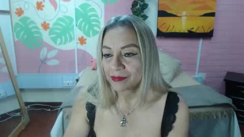 VALERIA online show from 11/01/25, 03:47