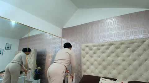 Snapshot of desire_sara chatting on 01/14/25, 12:24 Sara Desire online show from 01/14/25, 12:24