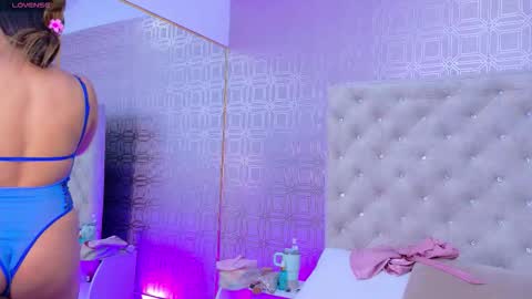 Snapshot of desire_sara chatting on 10/09/25, 12:25 Sara Desire online show from 10/09/25, 12:25