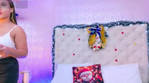 Snapshot of desire_sara chatting on 12/04/25, 12:25 Sara Desire online show from 12/04/25, 12:25