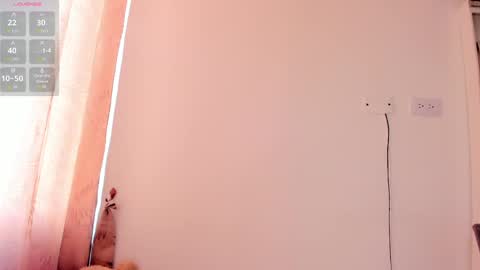 Snapshot of desired_breasts chatting on 04/25/26, 06:49 Sophie online show from 04/25/26, 06:49