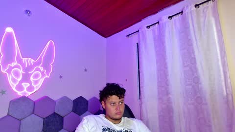 TORI AND MR. BEAR online show from 01/18/25, 06:21