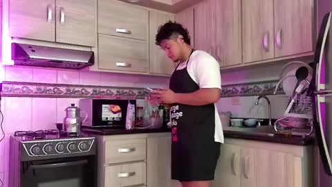 TORI AND MR. BEAR online show from 01/28/25, 06:17