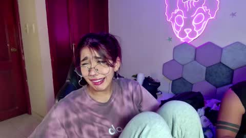 TORI AND MR. BEAR online show from 02/19/25, 12:55