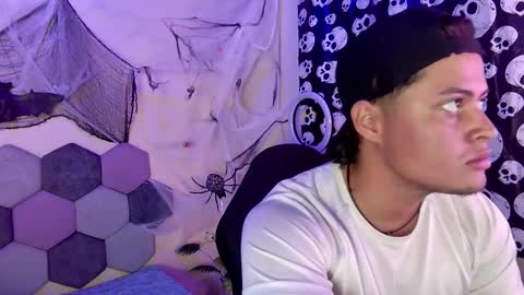 TORI AND MR. BEAR online show from 10/17/25, 05:48