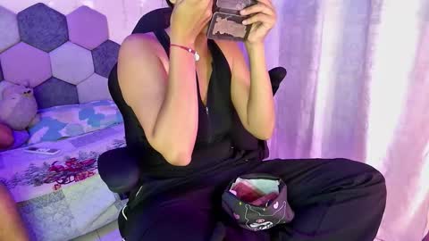 TORI AND MR. BEAR online show from 12/18/25, 06:14