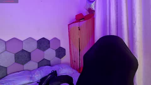 TORI AND MR. BEAR online show from 03/31/26, 06:19