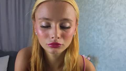 Snapshot of desireeclipse chatting on 09/12/25, 06:35 Willow online show from 09/12/25, 06:35