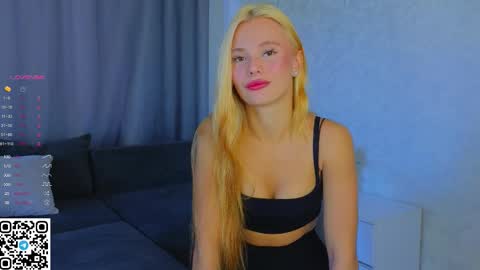 Snapshot of desireeclipse chatting on 09/22/25, 06:15 Willow online show from 09/22/25, 06:15