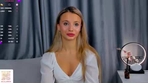 Snapshot of desireeclipse chatting on 11/27/25, 06:26 Willow online show from 11/27/25, 06:26