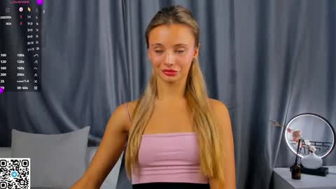 Snapshot of desireeclipse chatting on 11/29/25, 06:16 Willow online show from 11/29/25, 06:16