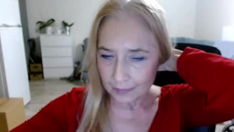 Snapshot of desiresofia chatting on 12/05/24, 08:00 S O F I A online show from 12/05/24, 08:00