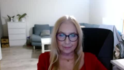 Snapshot of desiresofia chatting on 12/11/24, 08:04 S O F I A online show from 12/11/24, 08:04