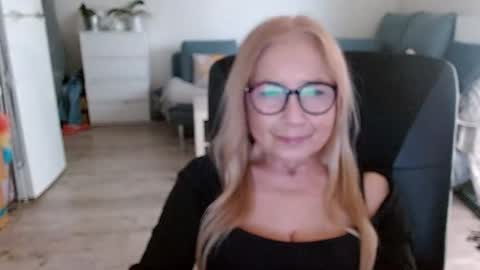 Snapshot of desiresofia chatting on 01/02/25, 10:58 S O F I A online show from 01/02/25, 10:58