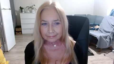 Snapshot of desiresofia chatting on 01/13/25, 02:53 S O F I A online show from 01/13/25, 02:53