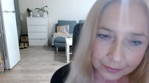 Snapshot of desiresofia chatting on 01/15/25, 11:00 S O F I A online show from 01/15/25, 11:00