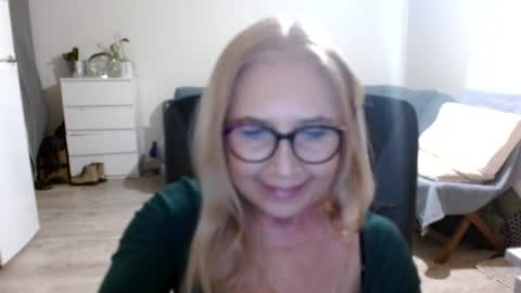 Snapshot of desiresofia chatting on 01/28/25, 05:46 S O F I A online show from 01/28/25, 05:46