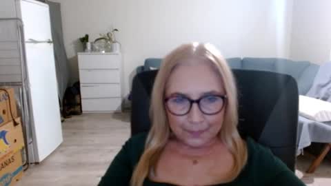 Snapshot of desiresofia chatting on 01/29/25, 07:46 S O F I A online show from 01/29/25, 07:46