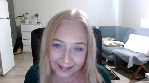 Snapshot of desiresofia chatting on 01/31/25, 02:49 S O F I A online show from 01/31/25, 02:49