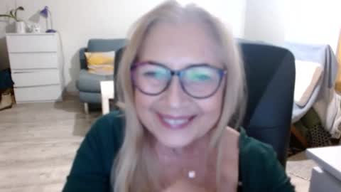 Snapshot of desiresofia chatting on 01/31/25, 06:36 S O F I A online show from 01/31/25, 06:36