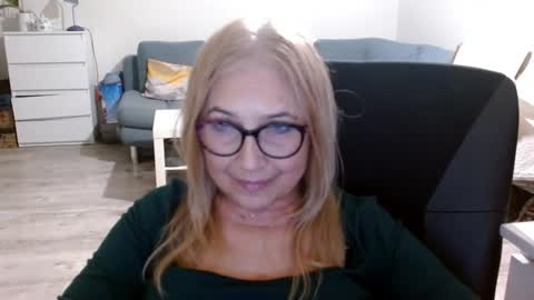 Snapshot of desiresofia chatting on 02/11/25, 06:01 S O F I A online show from 02/11/25, 06:01