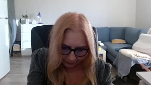 Snapshot of desiresofia chatting on 02/22/25, 02:41 S O F I A online show from 02/22/25, 02:41