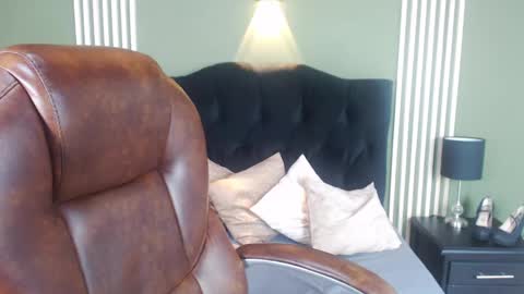 Snapshot of desiring__angel chatting on 12/06/24, 04:17 Desiring Angel online show from 12/06/24, 04:17