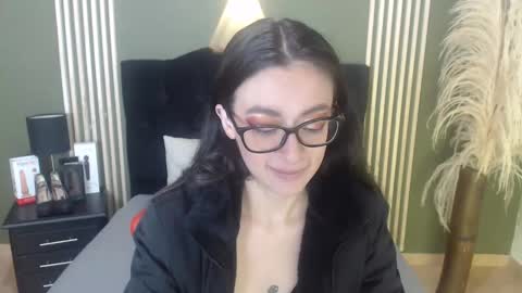 Snapshot of desiring__angel chatting on 01/10/25, 01:09 Desiring Angel online show from 01/10/25, 01:09