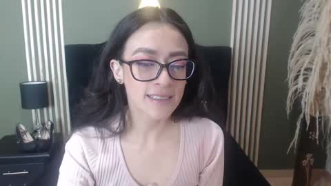 Snapshot of desiring__angel chatting on 01/14/25, 07:59 Desiring Angel online show from 01/14/25, 07:59