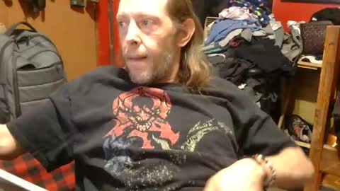 Snapshot of desolation2012 chatting on 06/08/26, 03:18 desolation2012 online show from 06/08/26, 03:18