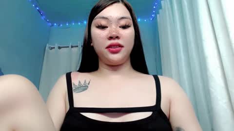 Snapshot of destinyroxie chatting on 12/18/24, 03:55 ROXIE  online show from 12/18/24, 03:55