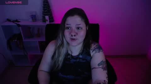 Snapshot of destroyall420 chatting on 01/03/25, 01:59 Lola Bdsm and fries online show from 01/03/25, 01:59