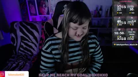 Snapshot of destroyall420 chatting on 05/22/26, 04:01 Lola Bdsm and fries online show from 05/22/26, 04:01