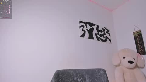 desty_y online show from 12/15/25, 05:01